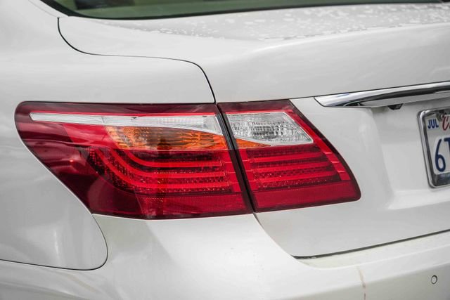 Used 2011 Lexus LS 460 w/ Comfort Pkg image 10