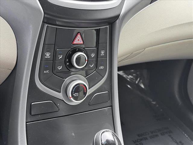 Used 2016 Hyundai Elantra SE w/ Option Group 02 FWD image 15