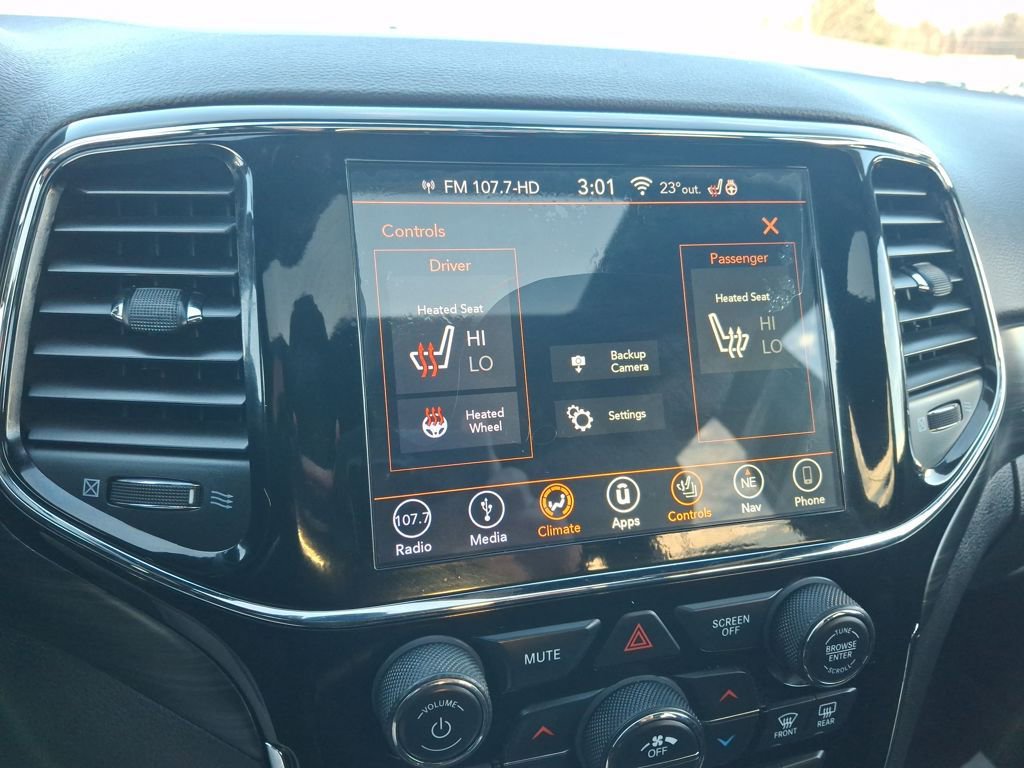 Used 2019 Jeep Grand Cherokee Altitude image 17