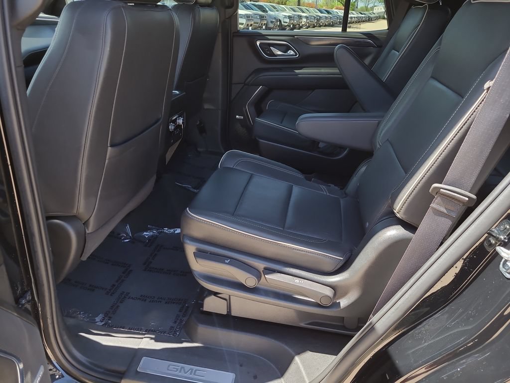 Used 2023 GMC Yukon SLT RWD image 9