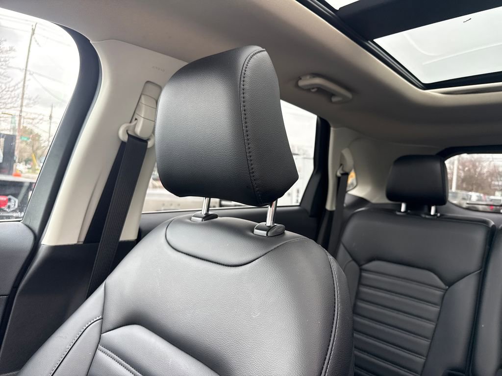 Used 2024 Ford Edge SEL w/ Class II Trailer Tow Package image 39