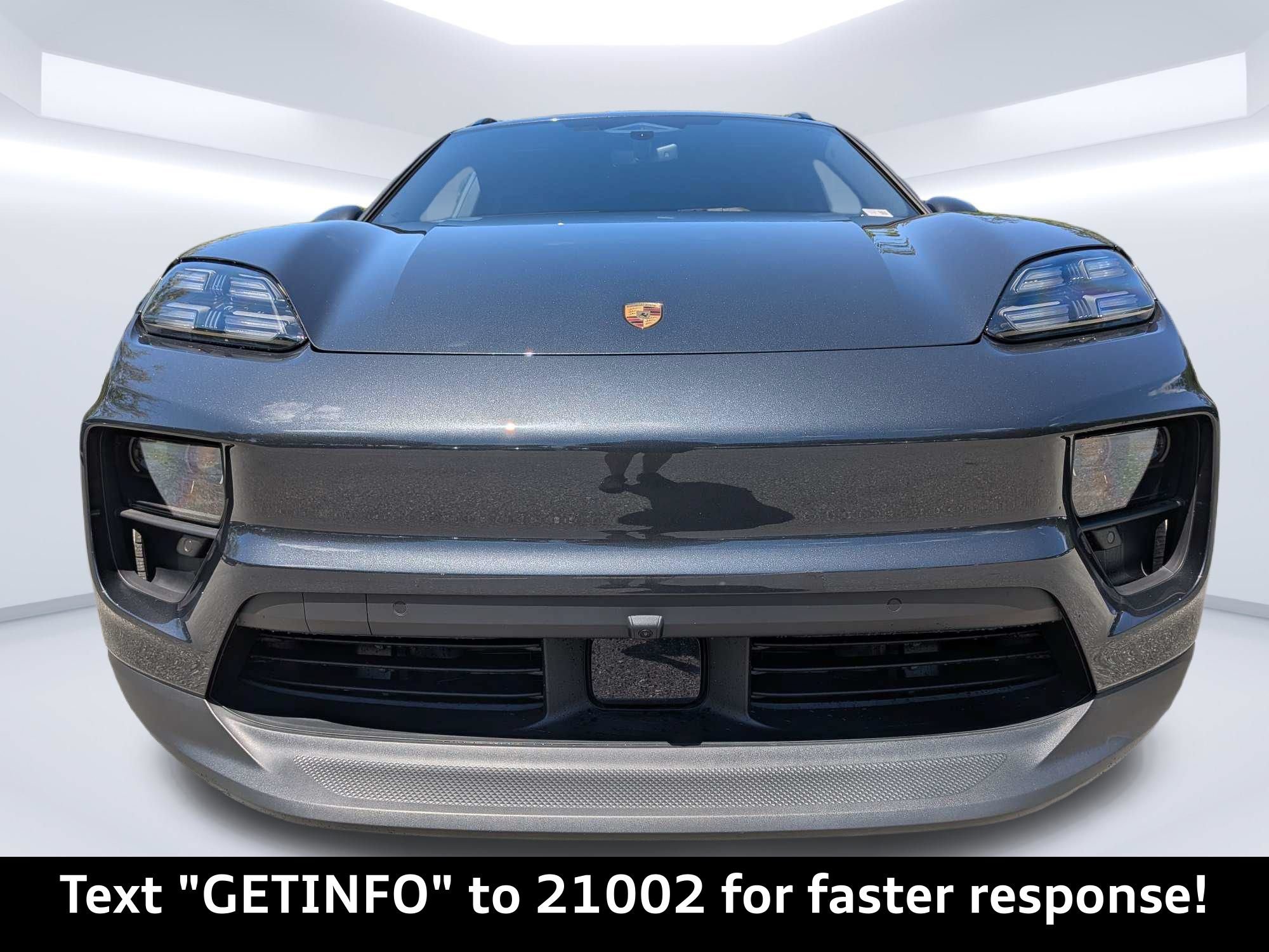 Used 2025 Porsche Macan Electric RWD image 10