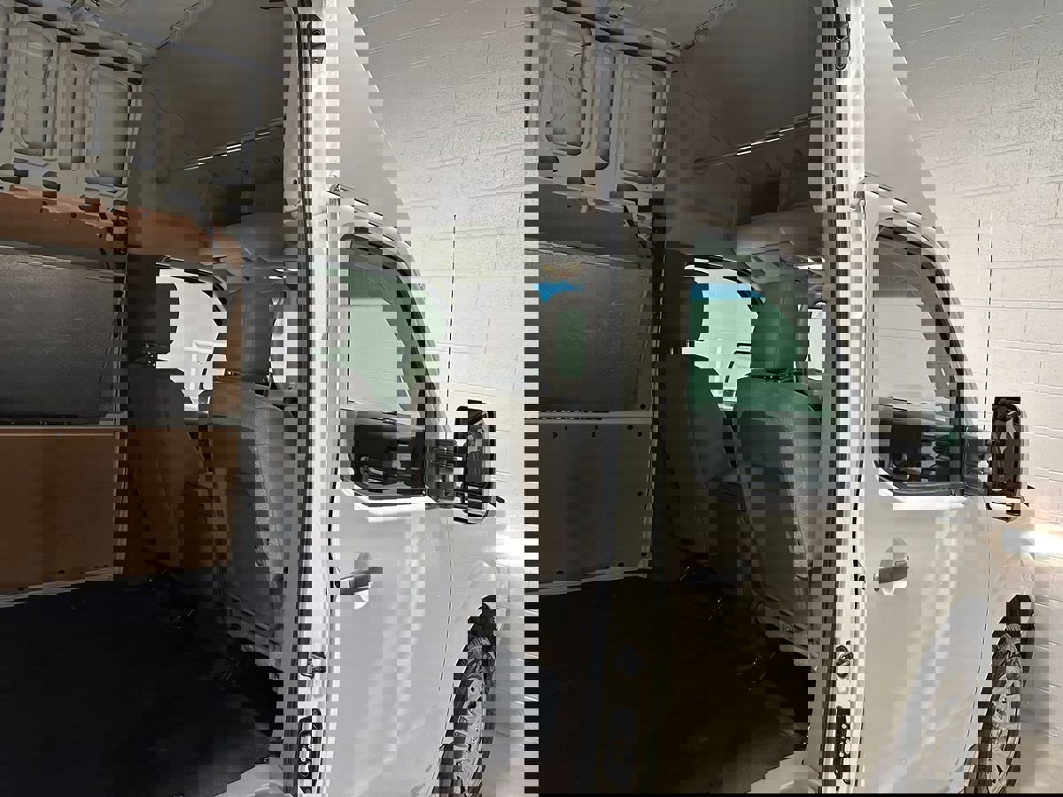 Used 2014 Nissan NV 2500 SV image 13