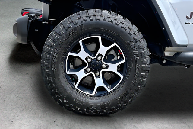 Used 2023 Jeep Wrangler Unlimited Rubicon w/ Cold Weather Group AWD/4WD image 35