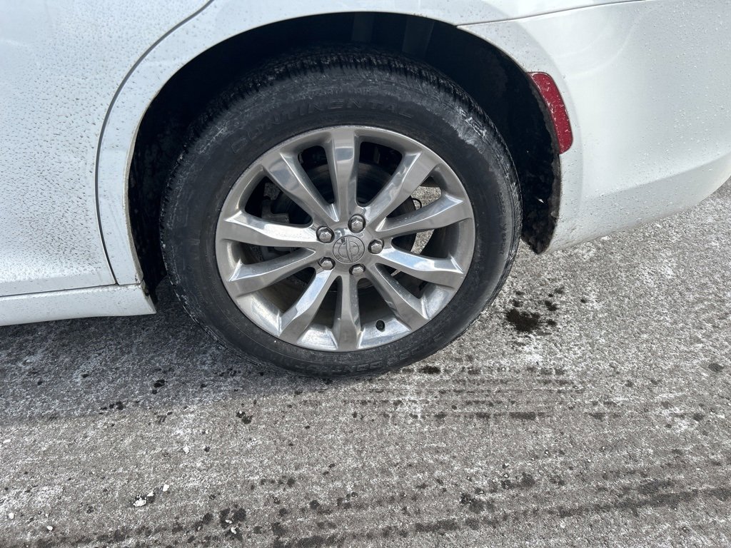 Used 2021 Chrysler 300 Touring L image 11