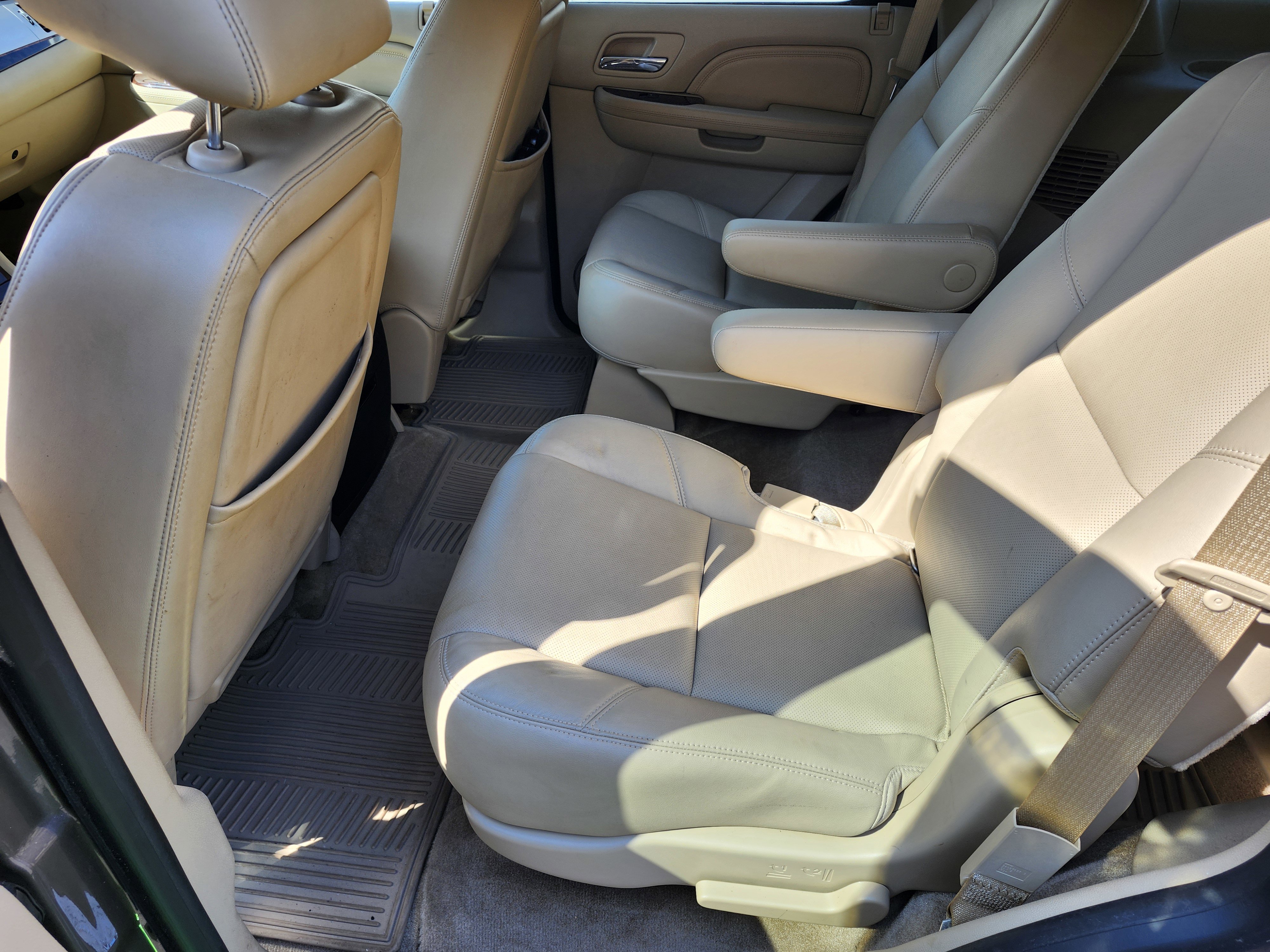 Used 2013 Cadillac Escalade Luxury image 5