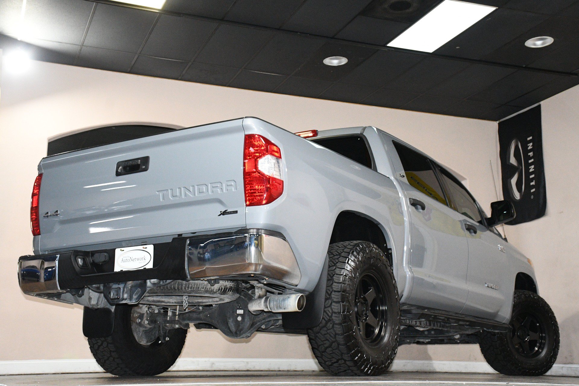 Used 2019 Toyota Tundra SR5 w/ SR5 Upgrade Package AWD/4WD image 85