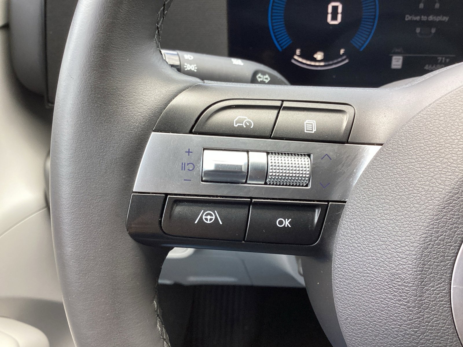 Used 2024 Hyundai Kona SEL FWD image 6