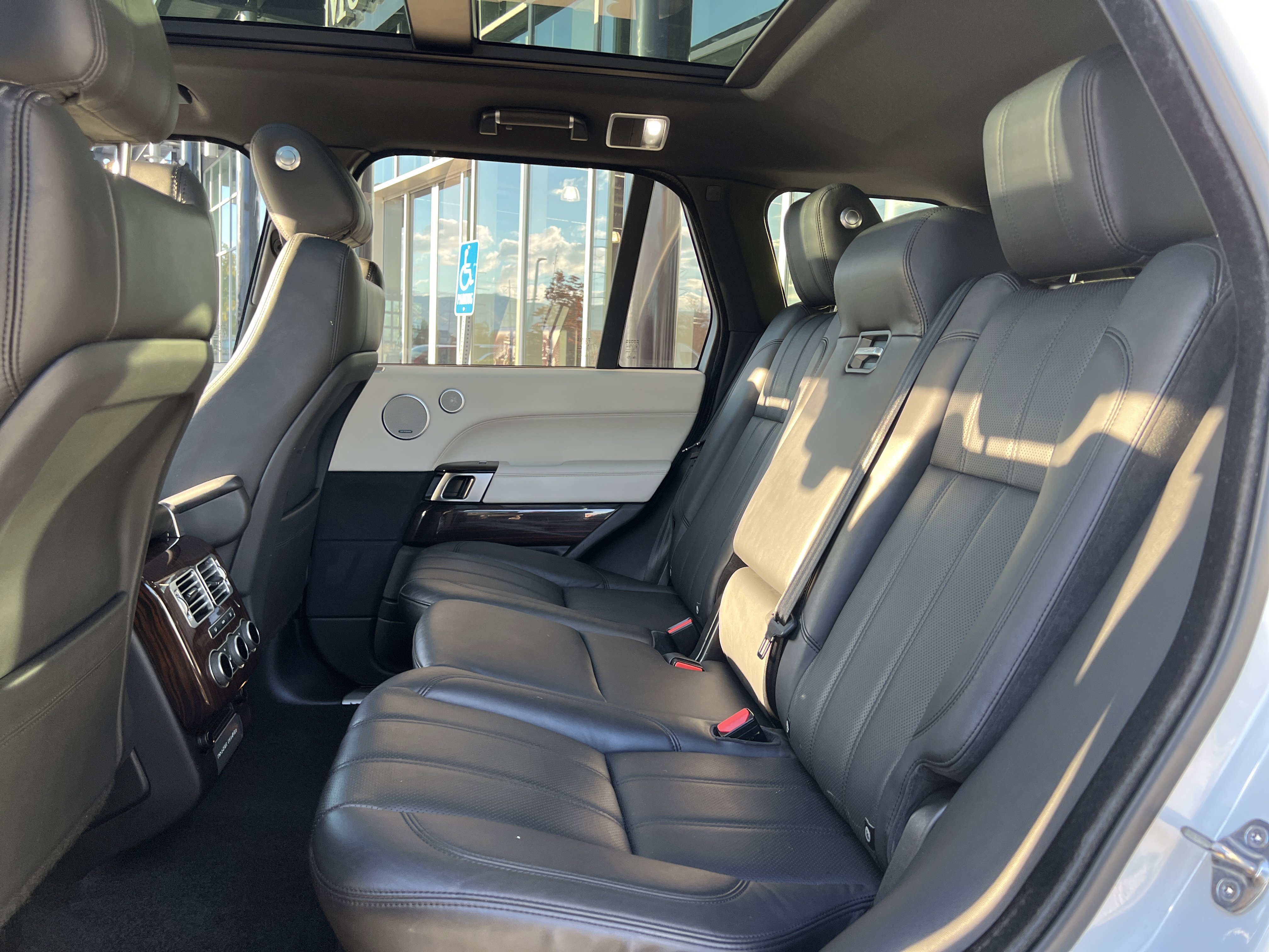 Used 2017 Land Rover Range Rover Supercharged image 25