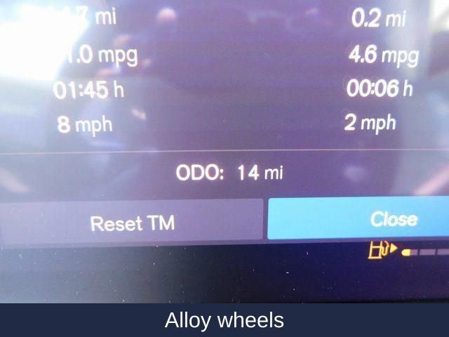 New 2025 Volvo XC40 B5 Ultra w/ Protection Package image 34