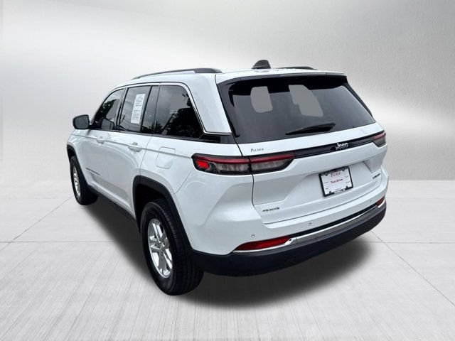 Certified 2023 Jeep Grand Cherokee Laredo AWD/4WD image 8