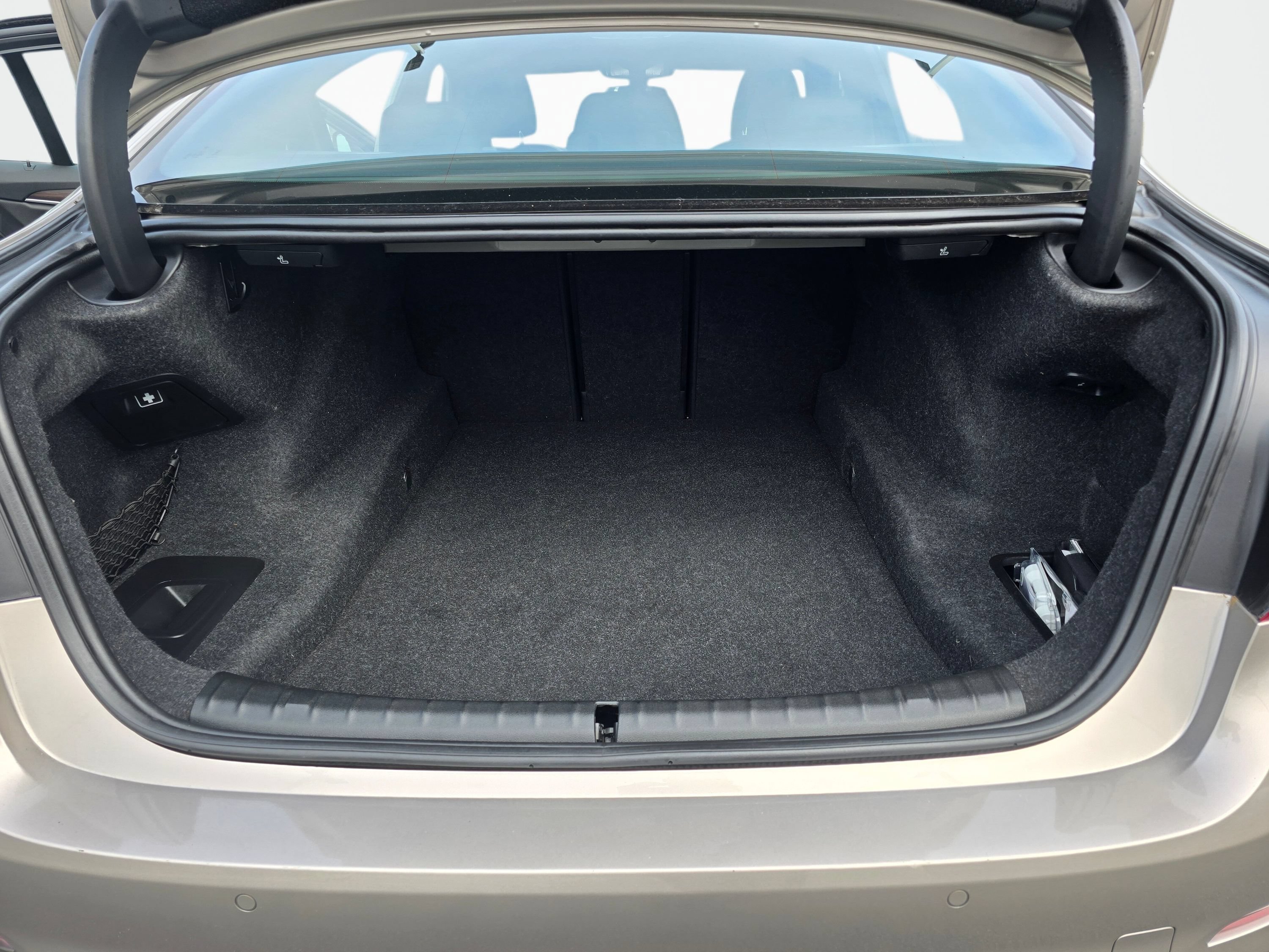 Used 2017 BMW 530i RWD image 11