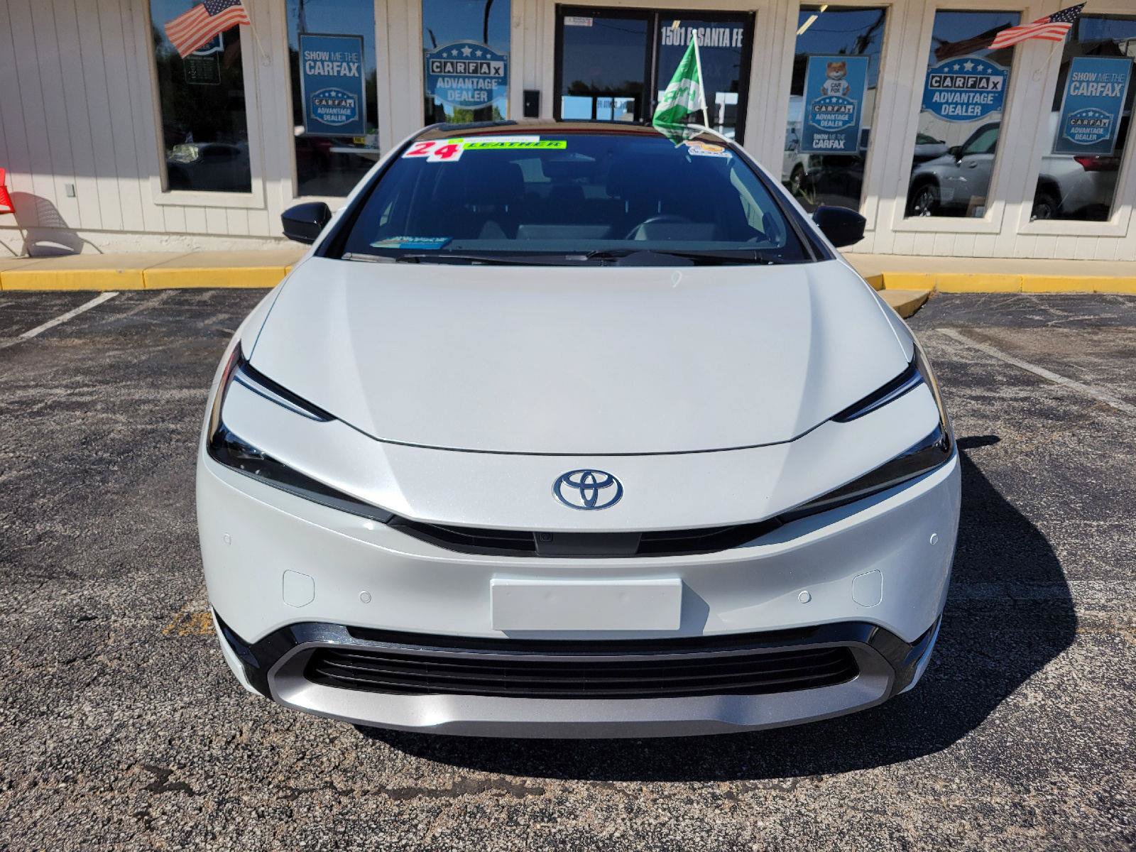 Used 2024 Toyota Prius Limited w/ Limited Premium Package FWD image 2