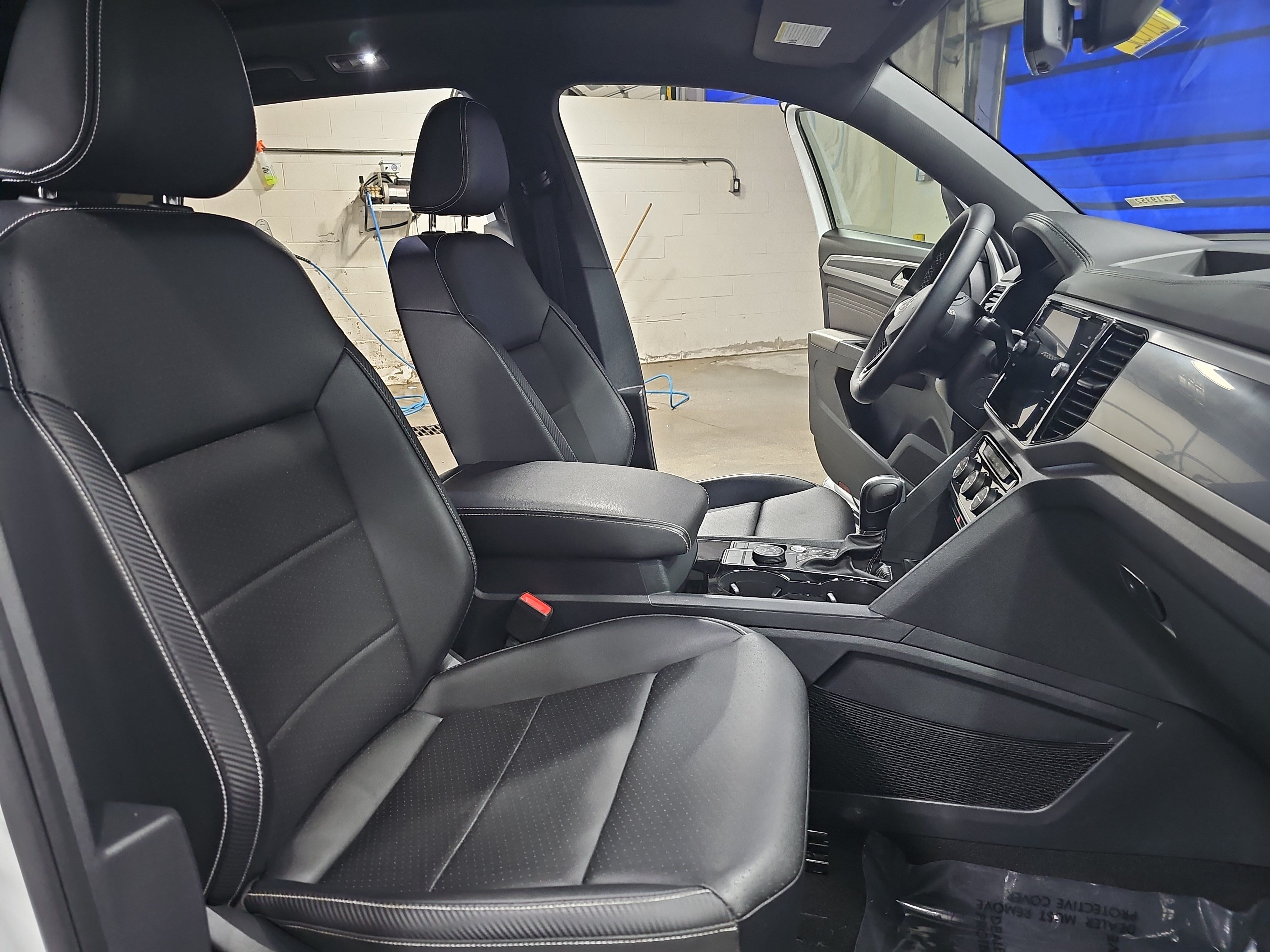 Used 2023 Volkswagen Atlas Cross Sport SEL AWD/4WD image 10