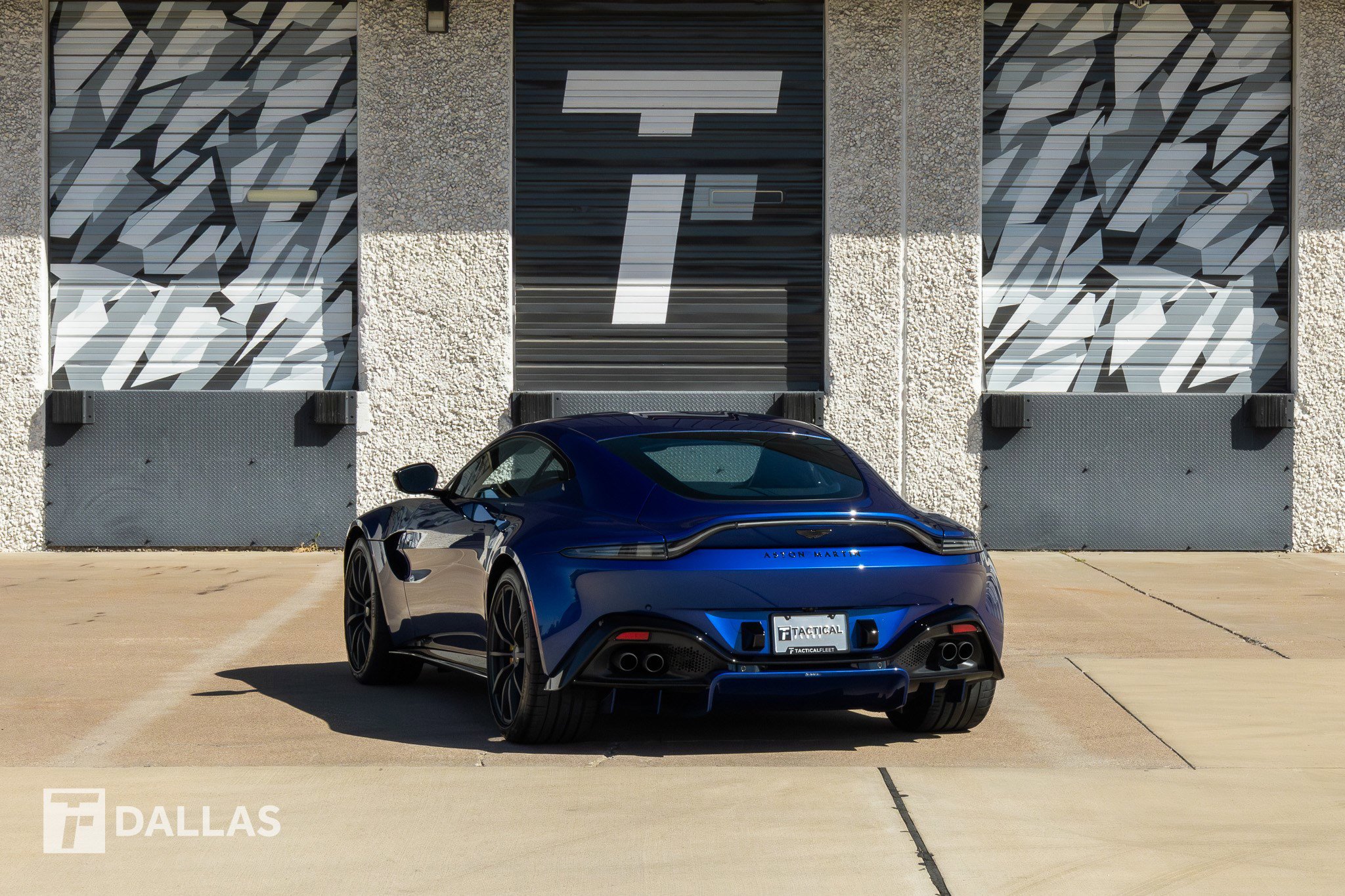 Used 2023 Aston Martin V8 Vantage Coupe image 11