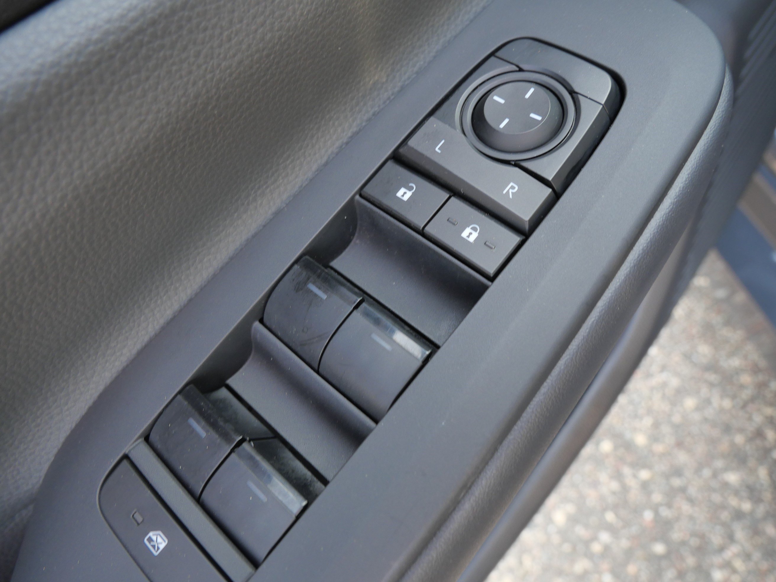 Certified 2025 Toyota Prius LE FWD image 20