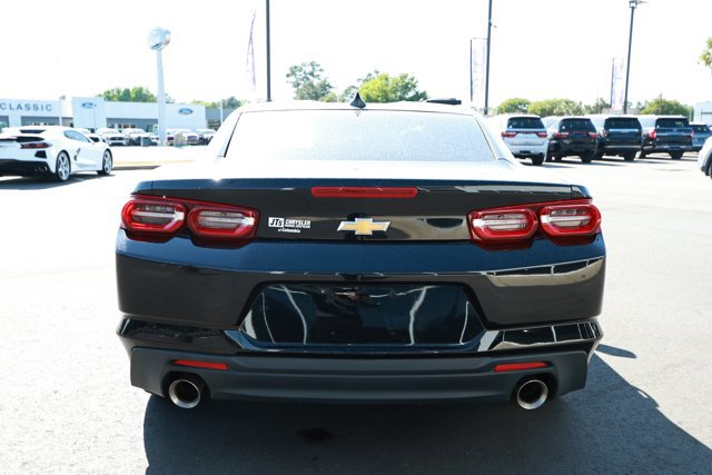 Used 2021 Chevrolet Camaro LS RWD image 7