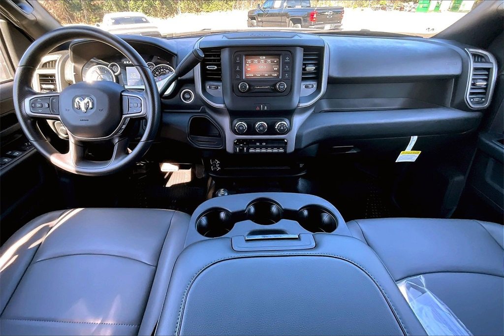 Used 2024 RAM 5500 Tradesman w/ Chrome Appearance Group image 8