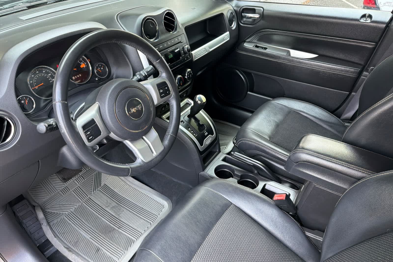 Used 2016 Jeep Compass Latitude AWD/4WD image 13