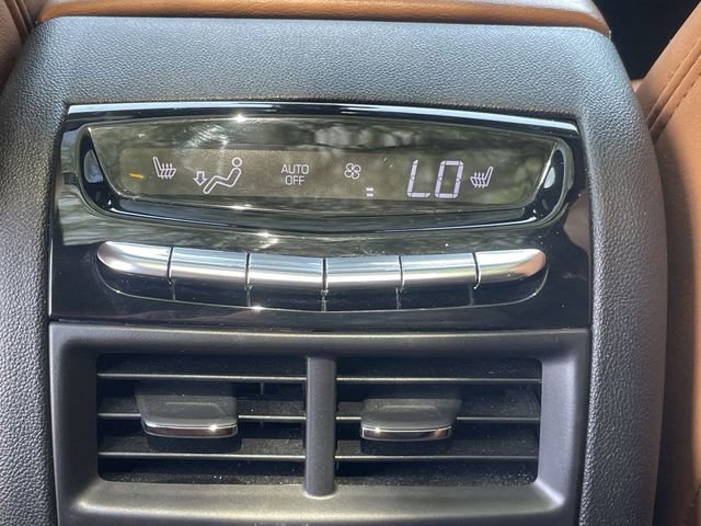 Used 2022 Cadillac XT5 Premium Luxury FWD image 22