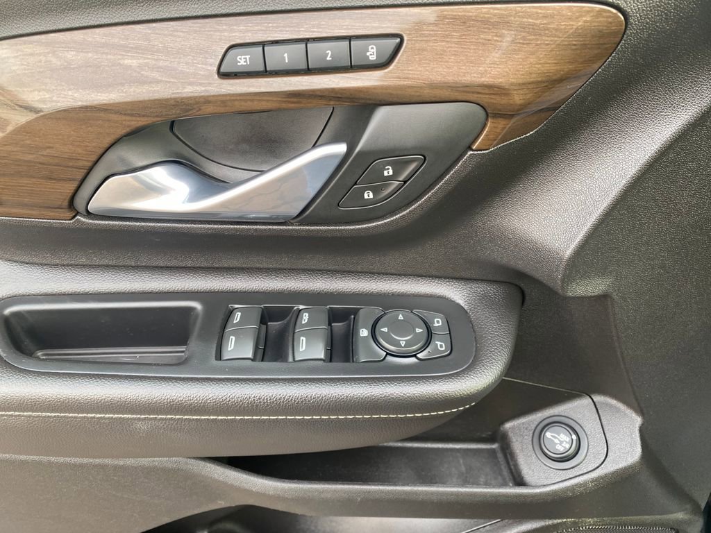 Used 2019 GMC Terrain Denali w/ Advanced Safety Package image 15