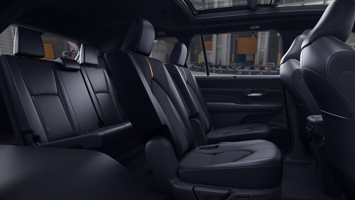 New 2026 Toyota Grand Highlander AWD Hybrid image 2
