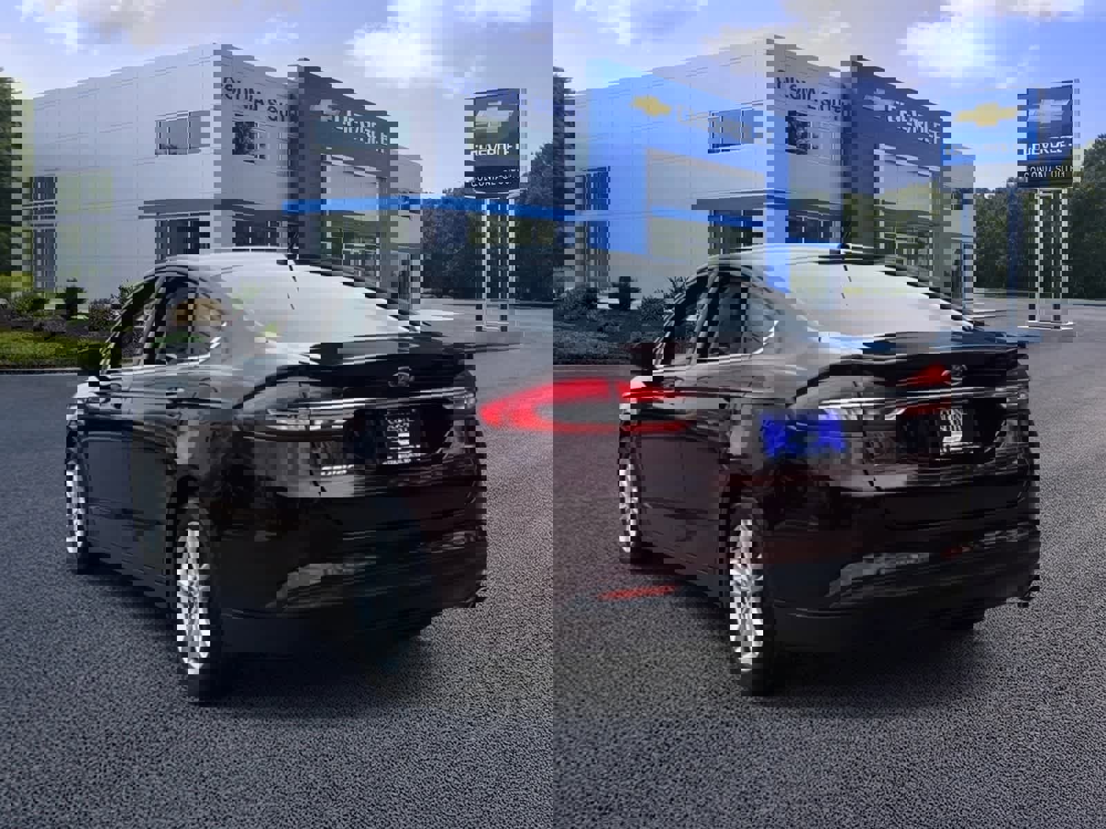 Used 2018 Ford Fusion SE w/ Fusion SE Technology Package image 4