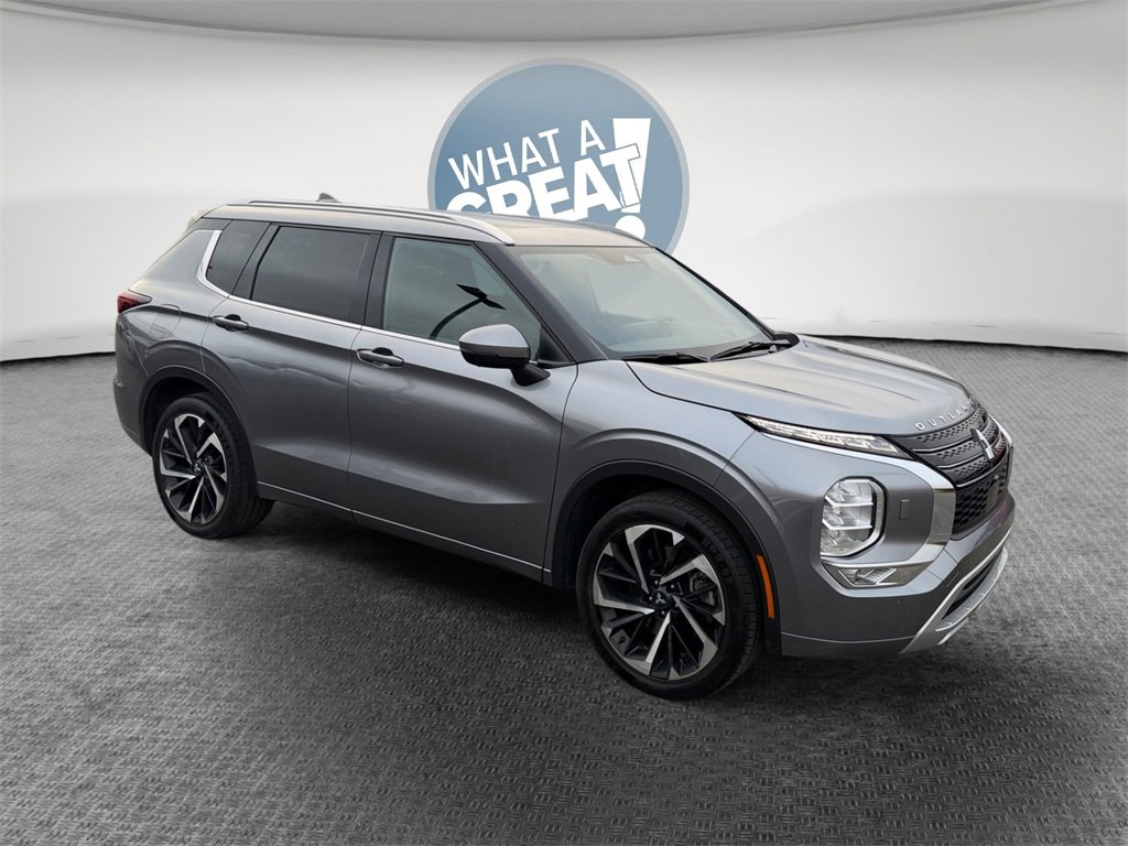Used 2022 Mitsubishi Outlander SEL image 1
