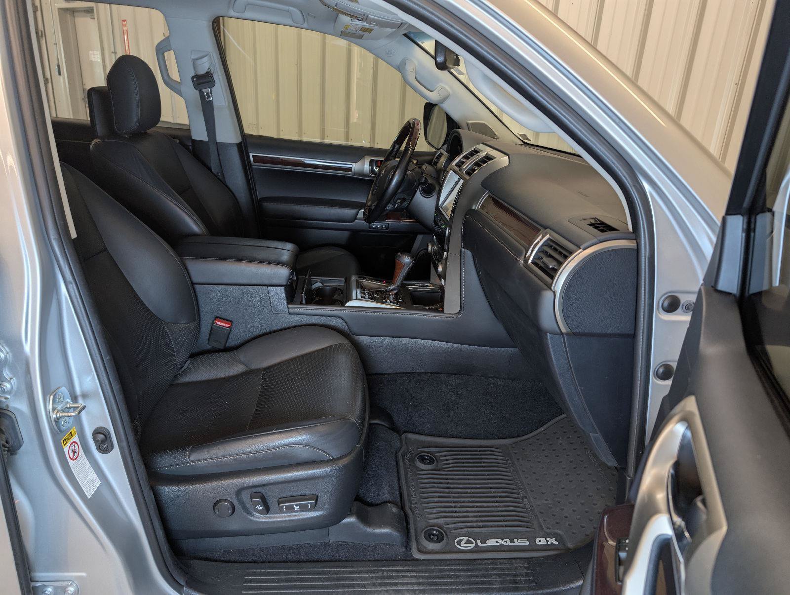 Used 2019 Lexus GX 460 Luxury AWD/4WD image 33