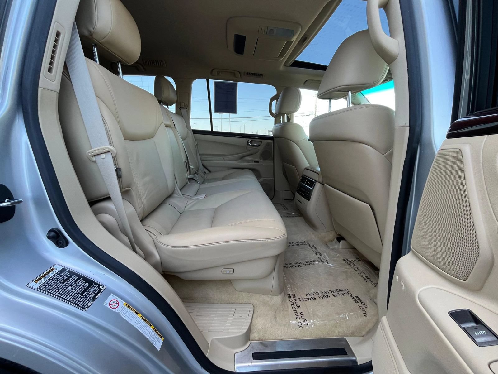 Used 2011 Lexus LX 570 4WD w/ Luxury Pkg image 35