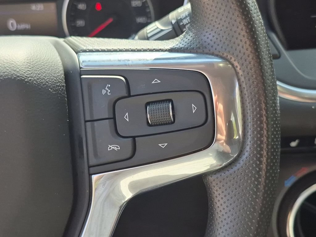 Used 2025 Chevrolet Blazer LT FWD image 21