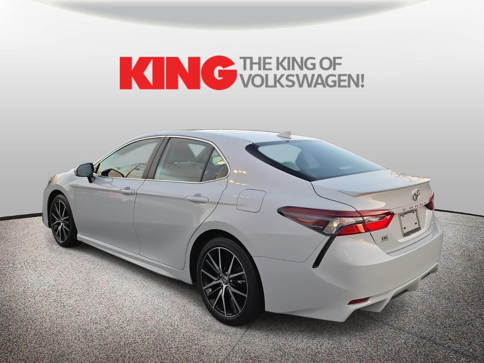 Used 2023 Toyota Camry SE image 6