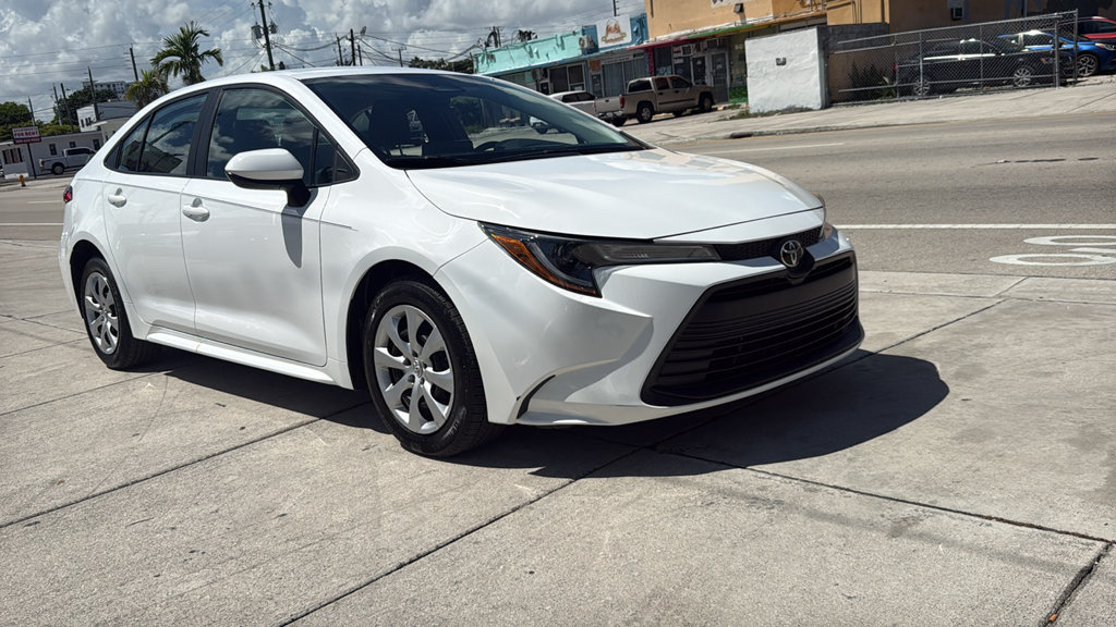 Used 2023 Toyota Corolla LE FWD image 16