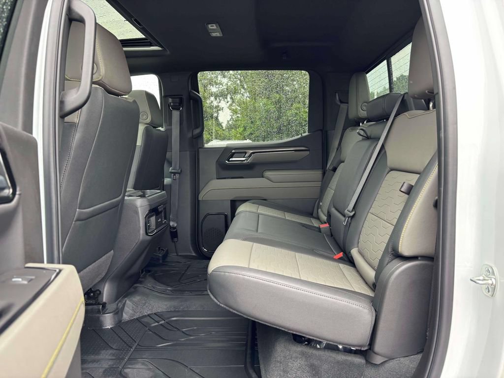 Used 2025 Chevrolet Silverado 1500 ZR2 w/ Technology Package AWD/4WD image 28
