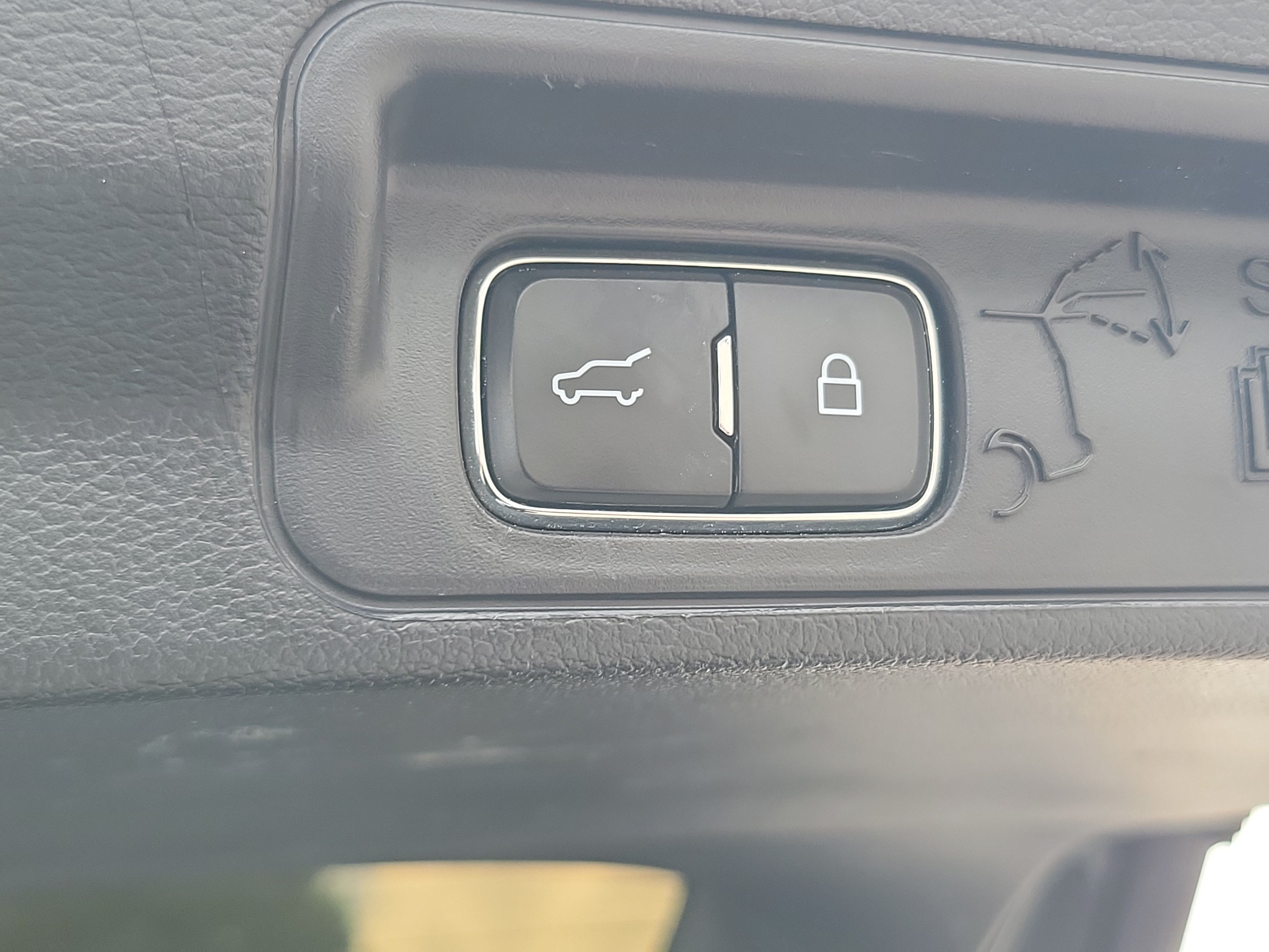 Used 2021 Ford Explorer ST w/ Equipment Group 401A AWD/4WD image 17