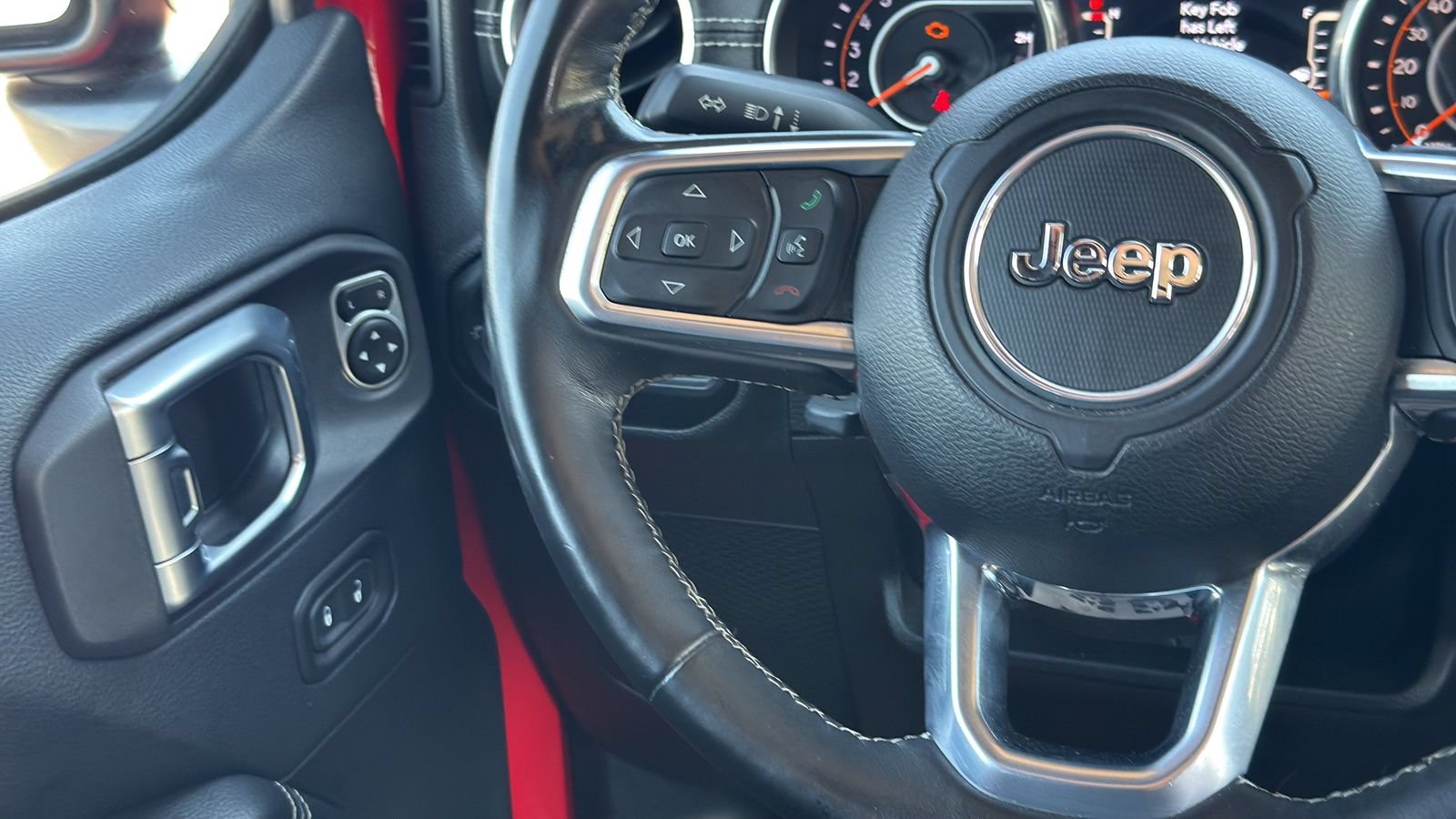Used 2018 Jeep Wrangler Unlimited Sahara AWD/4WD image 16