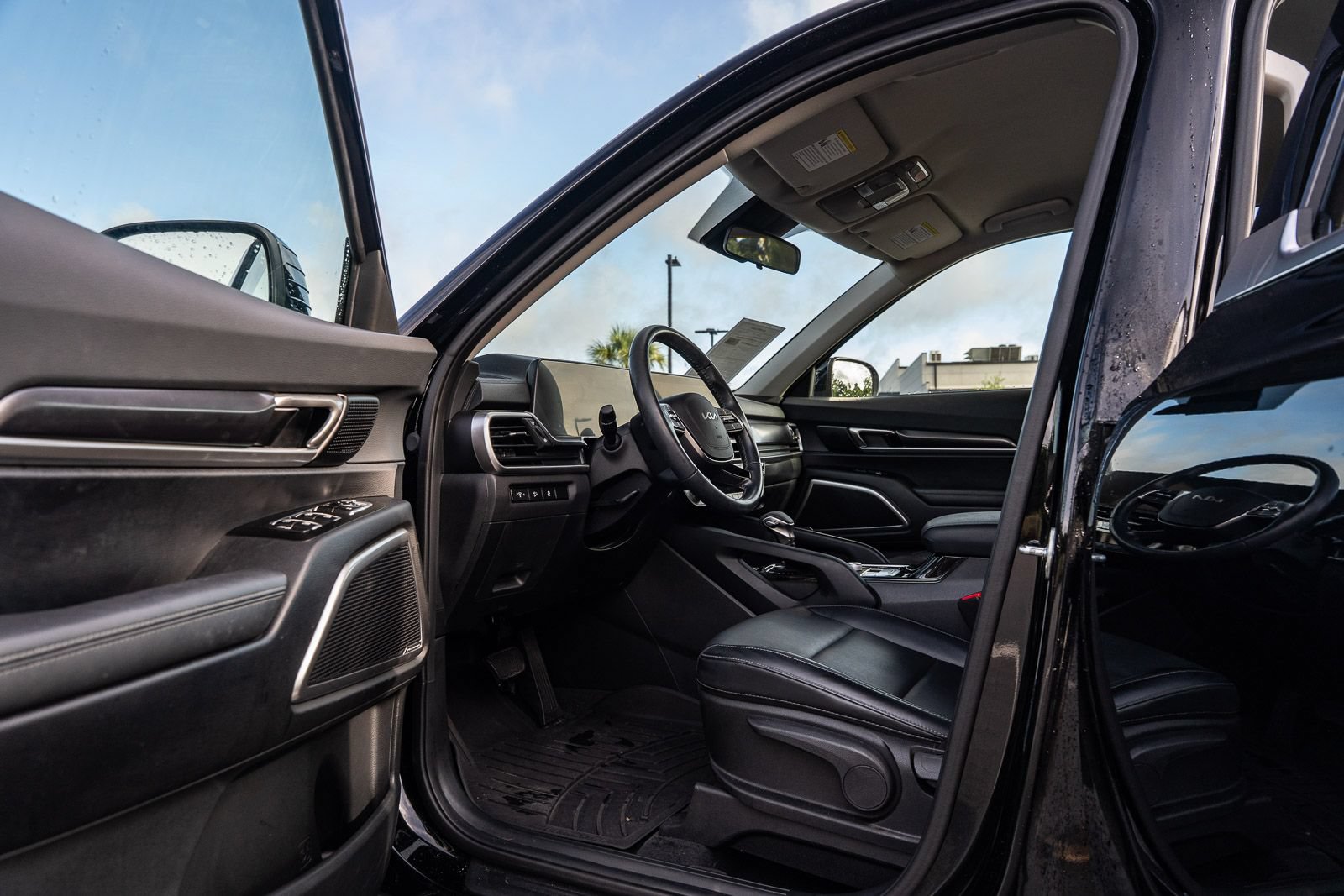 Used 2023 Kia Telluride LX AWD/4WD image 18