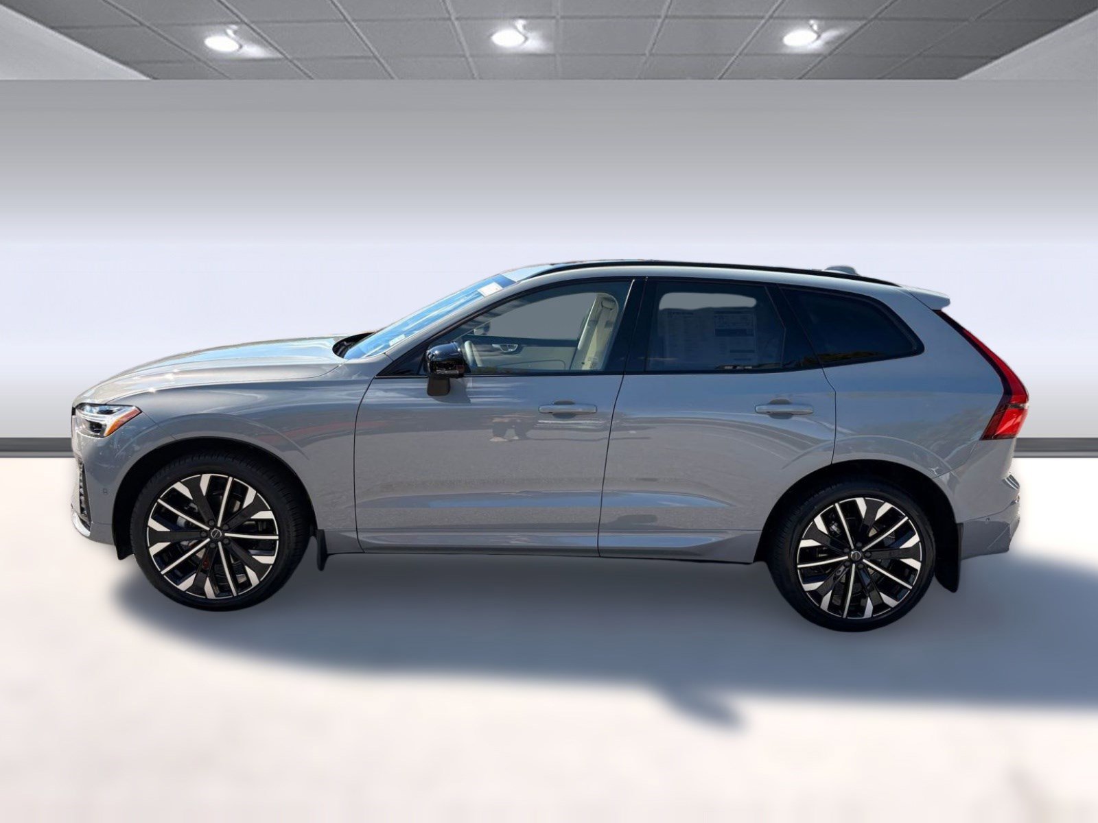 New 2026 Volvo XC60 B5 Ultra w/ Climate Package image 2