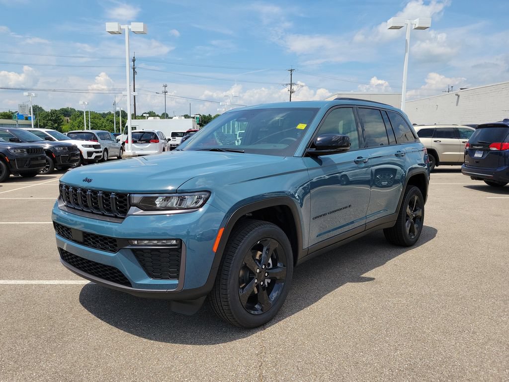 New 2026 Jeep Grand Cherokee Limited w/ Limited Altitude Package AWD/4WD image 2