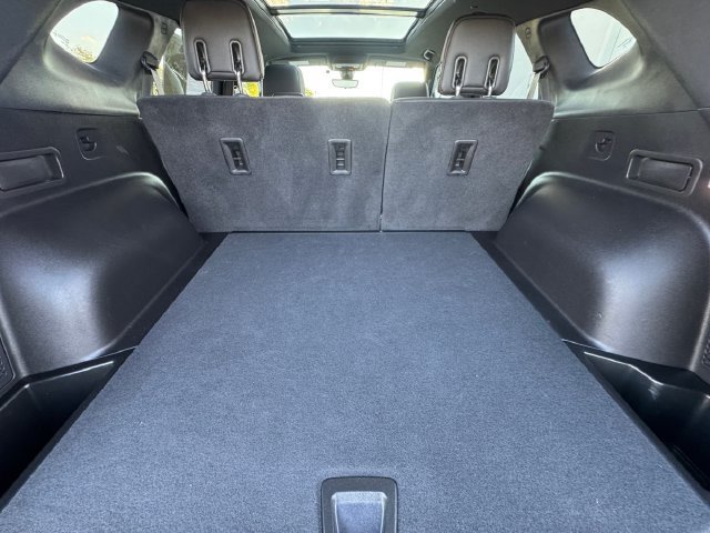Certified 2021 Chevrolet Blazer RS w/ Enhanced Convenience Package FWD image 32