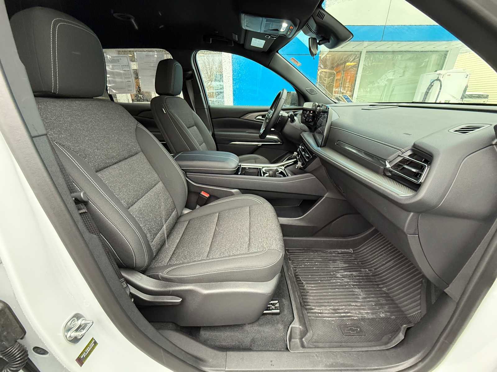 Used 2024 Chevrolet Traverse LT w/ Enhanced Driving Package image 76