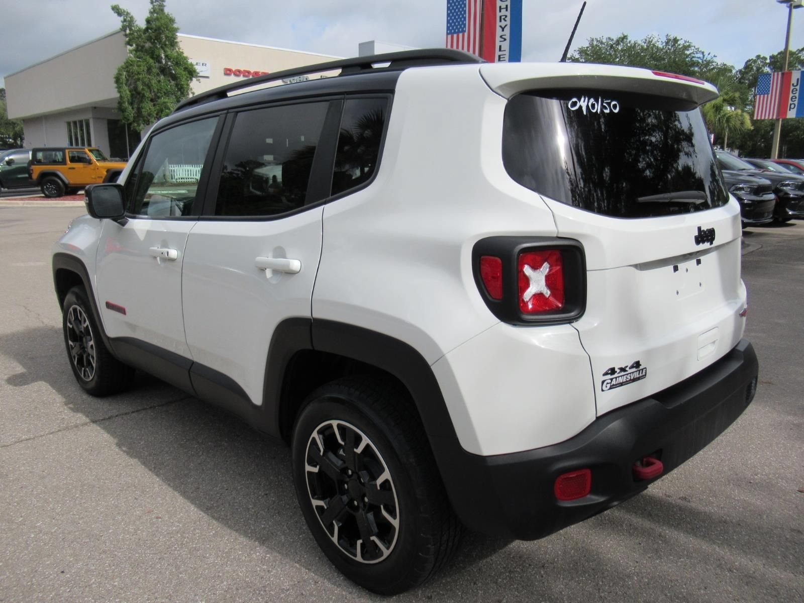Certified 2023 Jeep Renegade Trailhawk AWD/4WD image 5
