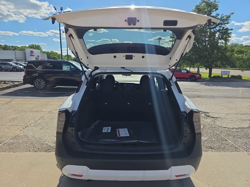 New 2026 Nissan Kicks SV AWD/4WD image 5