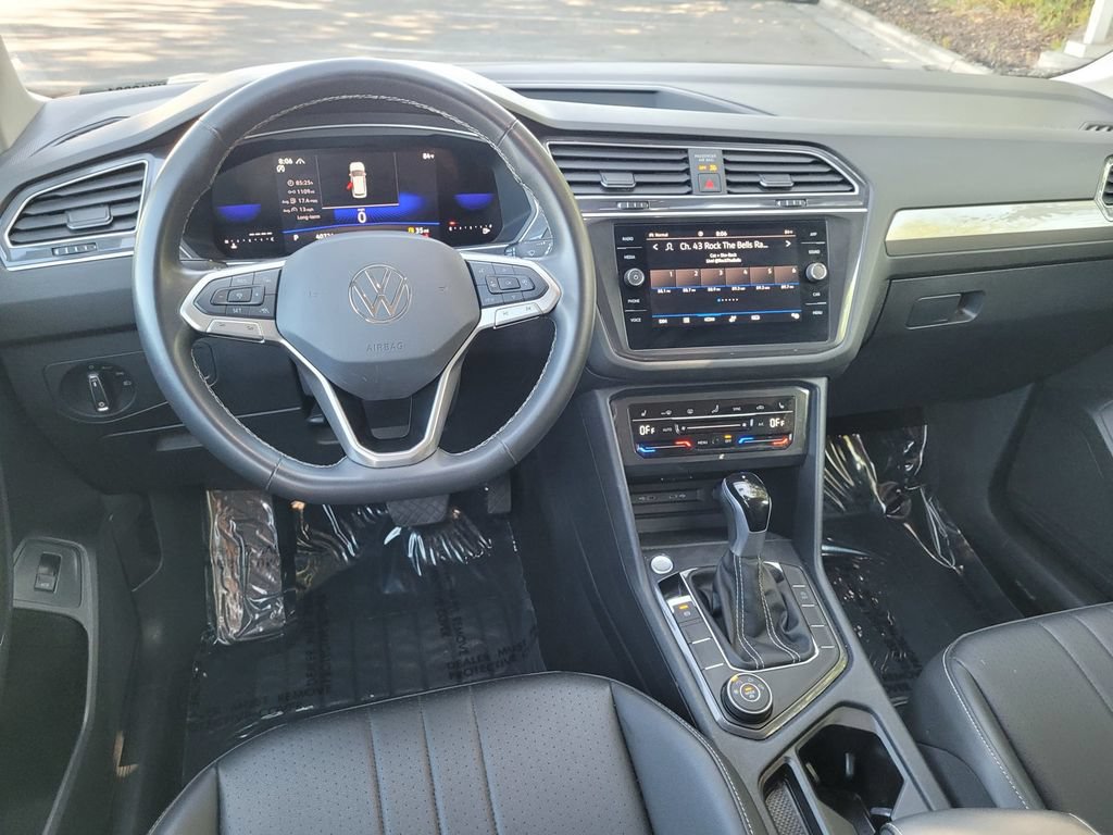 Used 2024 Volkswagen Tiguan SE AWD/4WD image 19