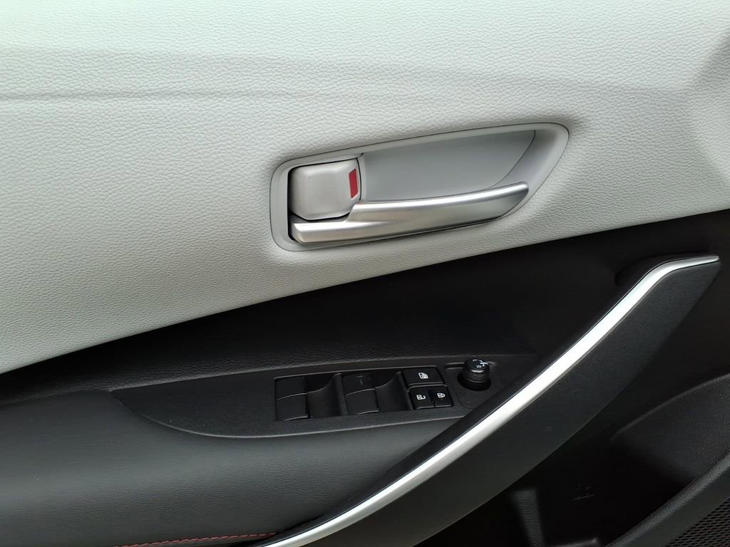 Used 2023 Toyota Corolla SE FWD image 11