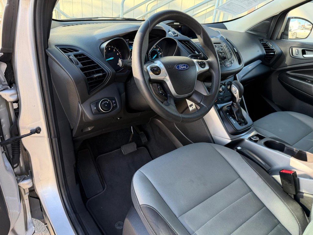 Used 2016 Ford Escape SE image 16