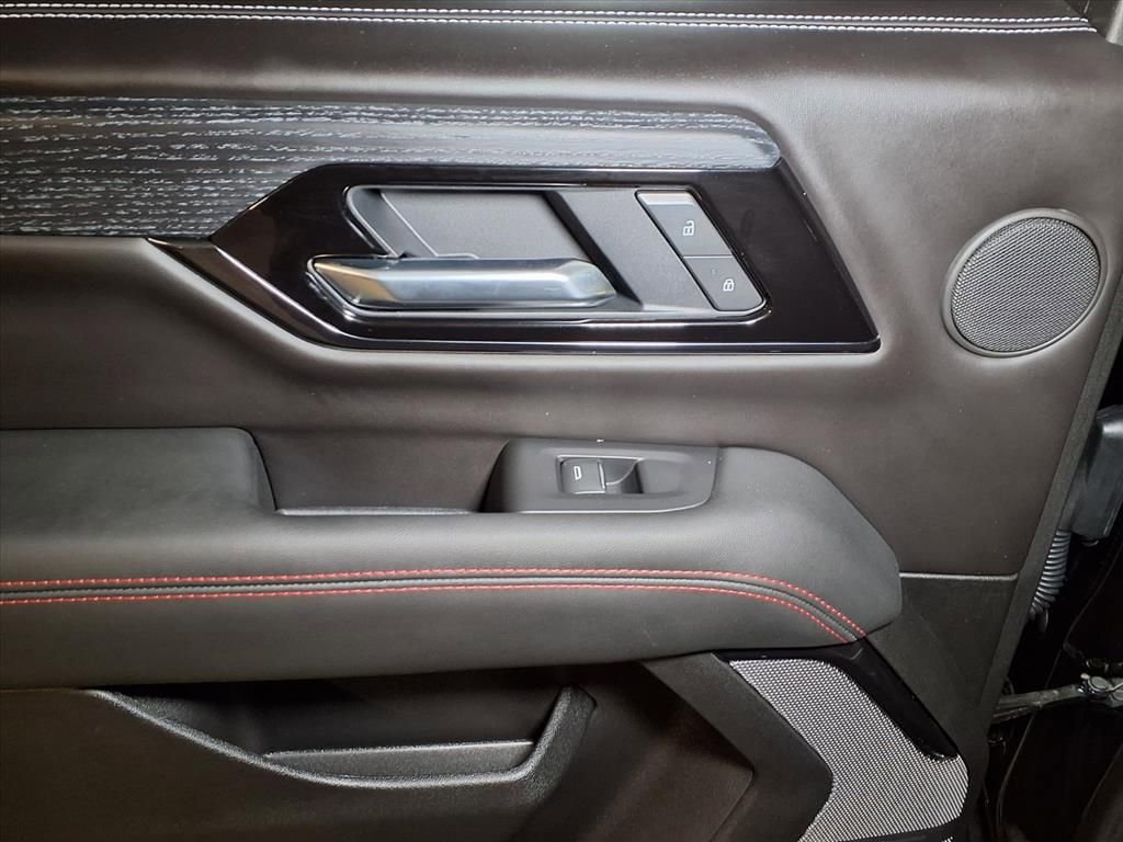 New 2026 GMC Yukon AT4 Ultimate w/ LPO, Floor Liner Package image 11