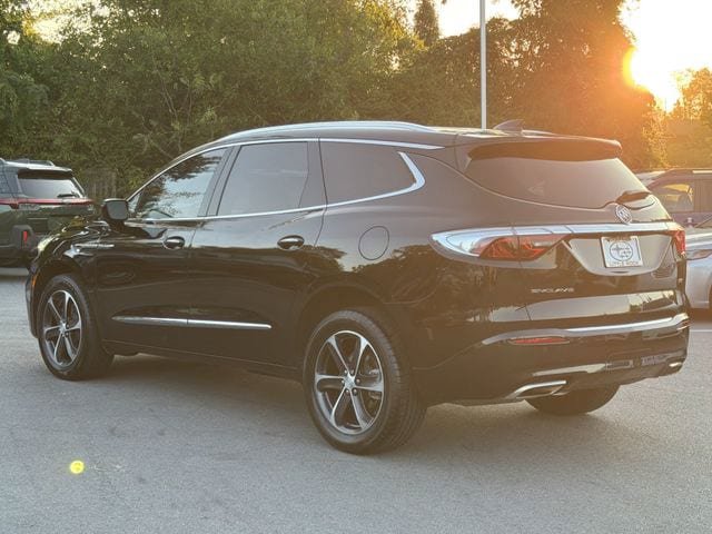 Used 2022 Buick Enclave Essence w/ Sport Touring Edition FWD image 5