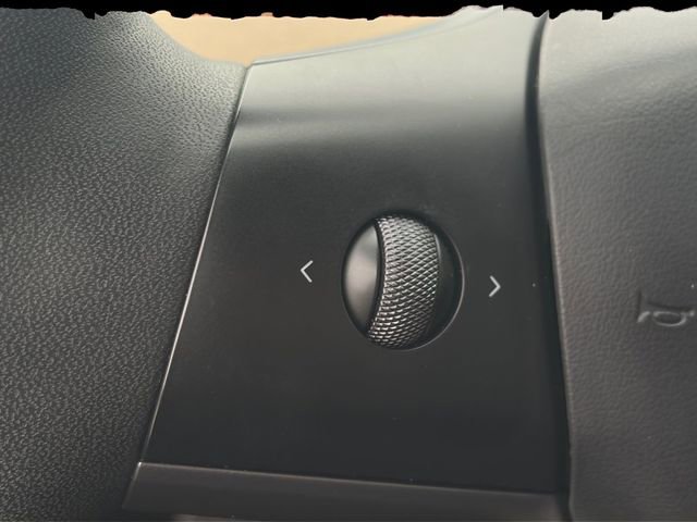 Used 2023 Tesla Model 3 Standard Range RWD image 6