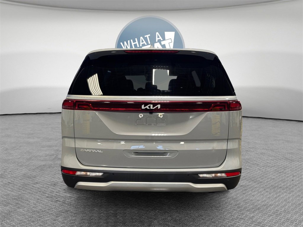 Certified 2024 Kia Carnival EX image 5